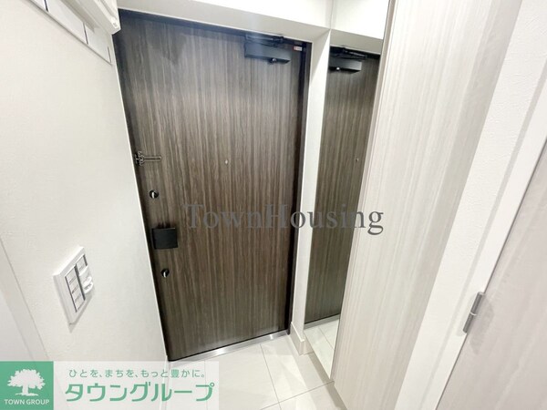 玄関(お問合せは(株)タウンハウジングレジデンス事業部【03-…)