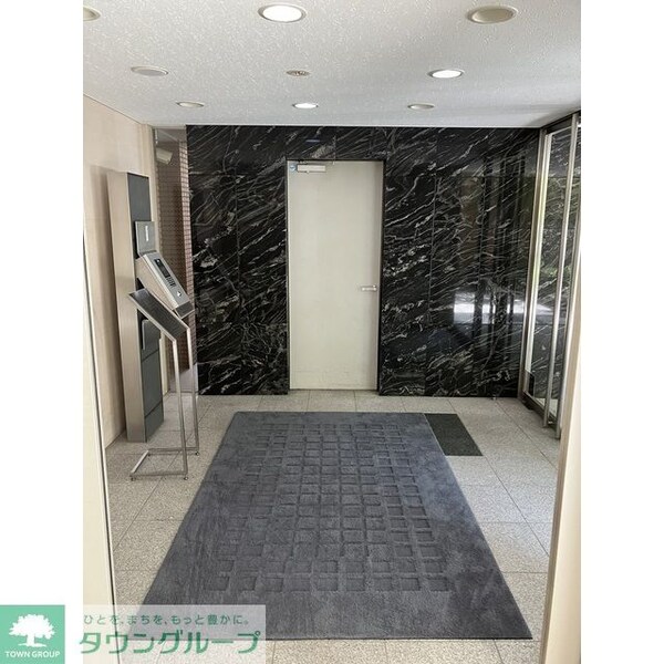 ロビー(部屋探しは株式会社　タウンハウジング　までお気軽にお問合せ…)