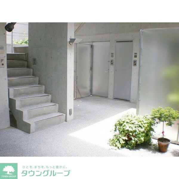 ロビー(部屋探しは株式会社　タウンハウジング　までお気軽にお問合せ…)