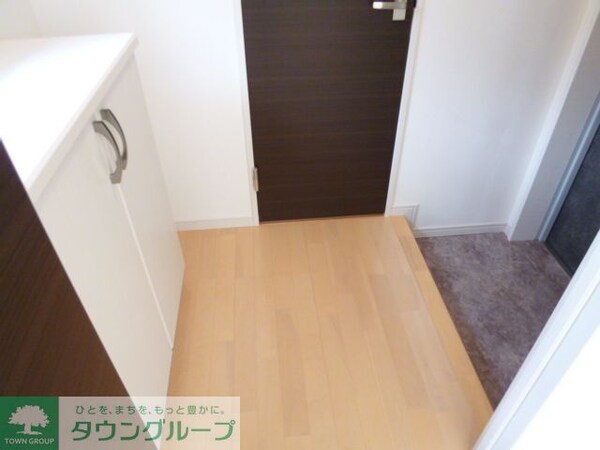 玄関(お問合せは(株)タウンハウジング東京へ)