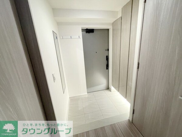 玄関(お問合せは(株)タウンハウジングレジデンス事業部　赤坂店・…)