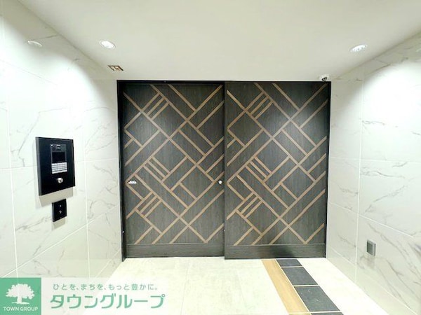 エントランス(お問合せは(株)タウンハウジング東京へ)