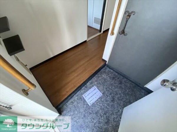 玄関(お問合せは(株)タウンハウジング東京へ)