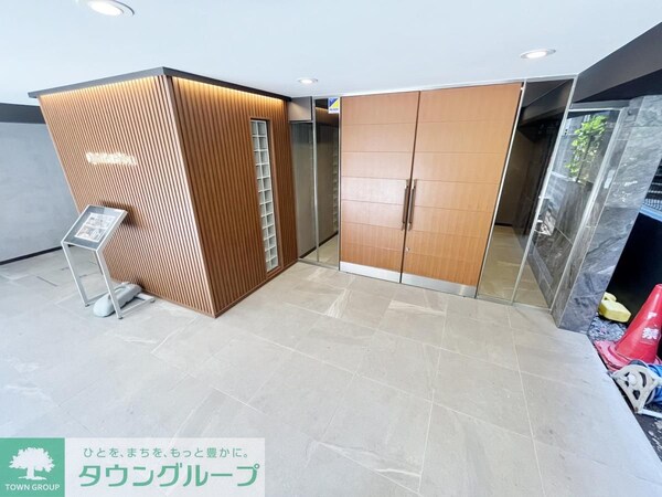 エントランス(部屋探しは株式会社　タウンハウジング　までお気軽にお問合せ…)