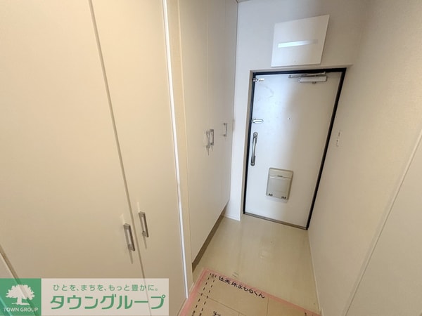 玄関(お問合せは(株)タウンハウジング東京へ)