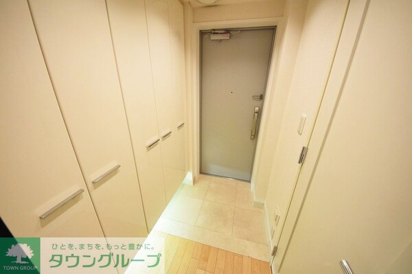 玄関(お問合せは(株)タウンハウジングレジデンス事業部【03-…)