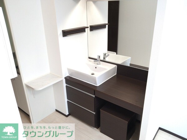 その他室内・内装(大型鏡・イス付き♪)