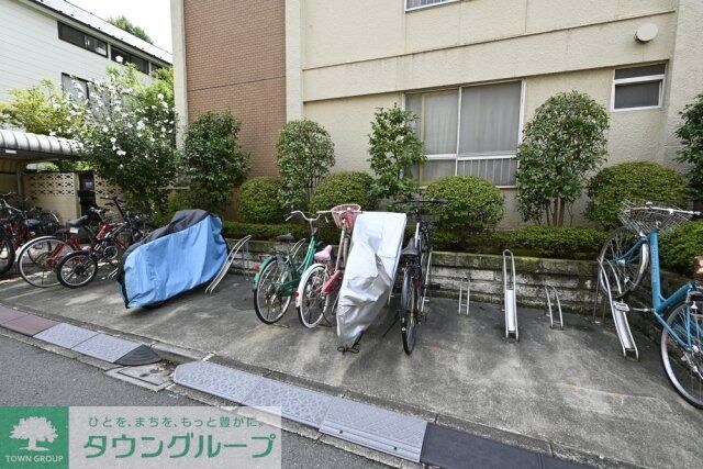 物件内観写真6　(駐輪場)