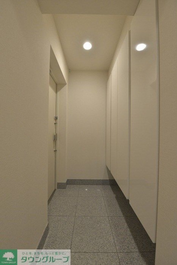 玄関(お問合せは(株)タウンハウジング東京へ)