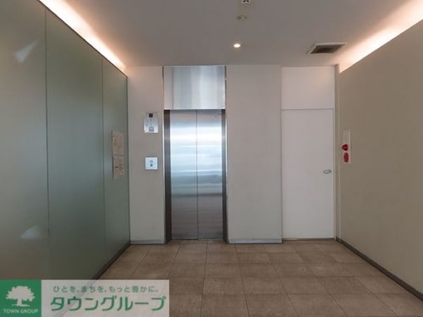 その他(エレベーター　※2021年7月撮影)
