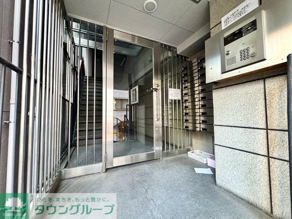 エントランス(オートロック完備)