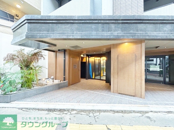 エントランス(部屋探しは株式会社　タウンハウジング　までお気軽にお問合せ…)