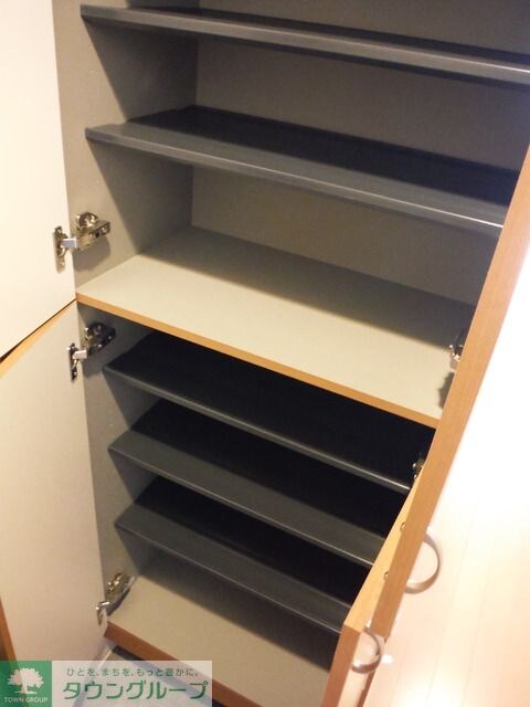 物件内観写真12　(下駄箱)