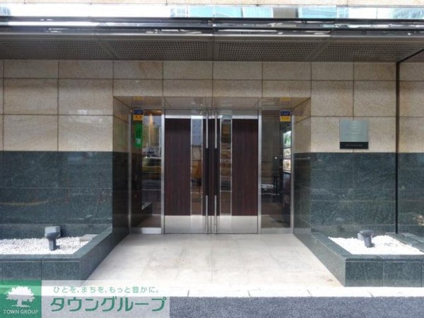 エントランス(お問合せは(株)タウンハウジング東京へ)