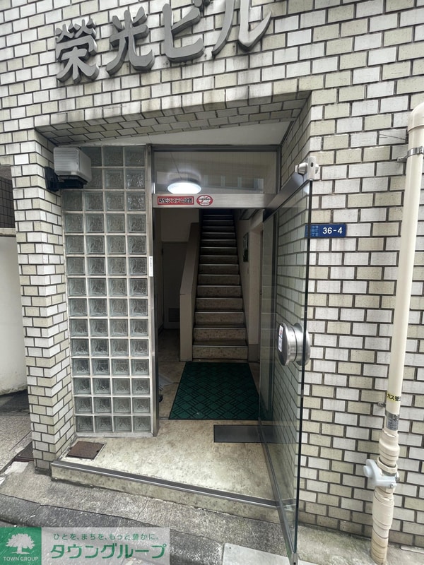 エントランス(お問合せは(株)タウンハウジング東京へ)