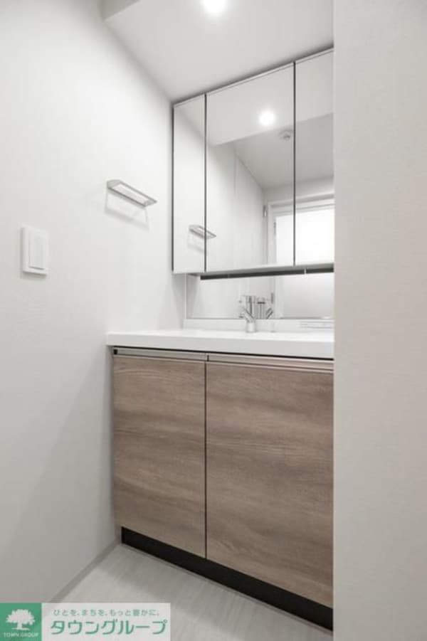 洗面(Aタイプ2024年3月撮影 同タイプ1001号室の写真です。)