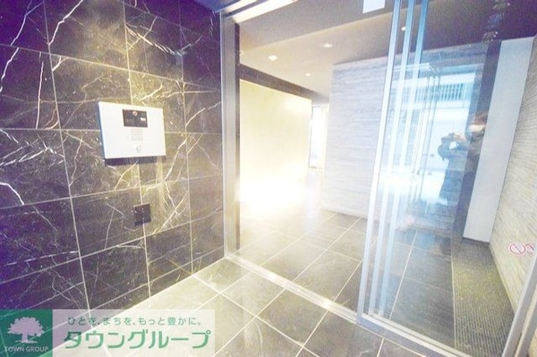 エントランス(お問合せは(株)タウンハウジング東京へ)