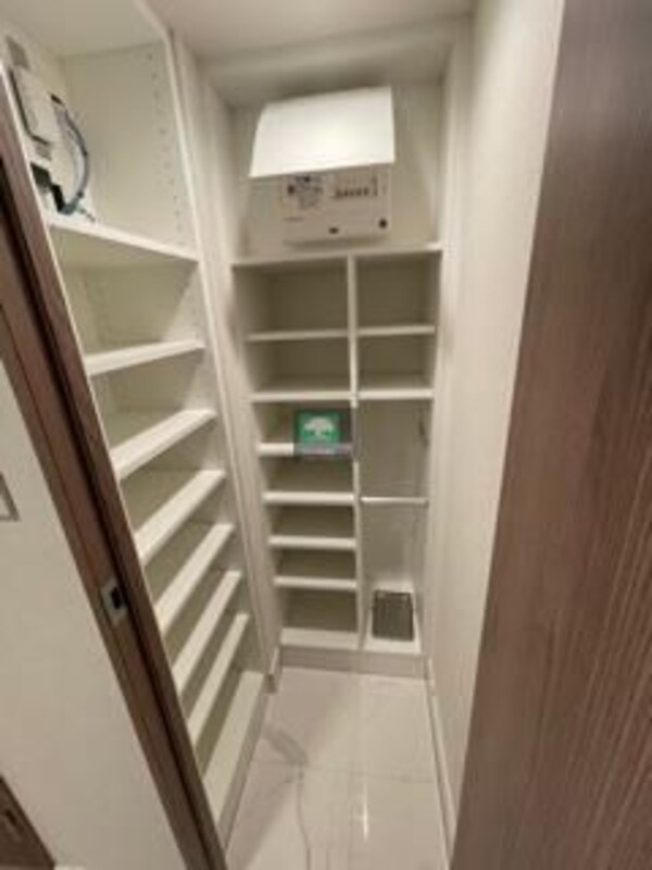 収納(お問合せは(株)タウンハウジング東京へ)