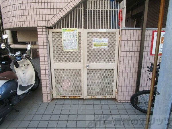 共有部分(ゴミ置き場)
