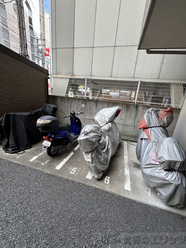 駐車場(駐車場)