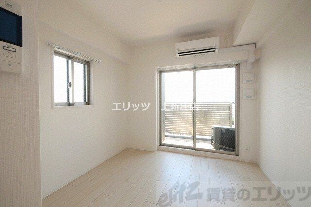 物件内観写真2　(リビング/居室)