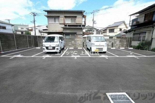 物件内観写真12　(駐車場)