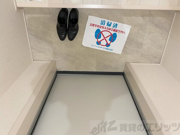 玄関(バルコニー)