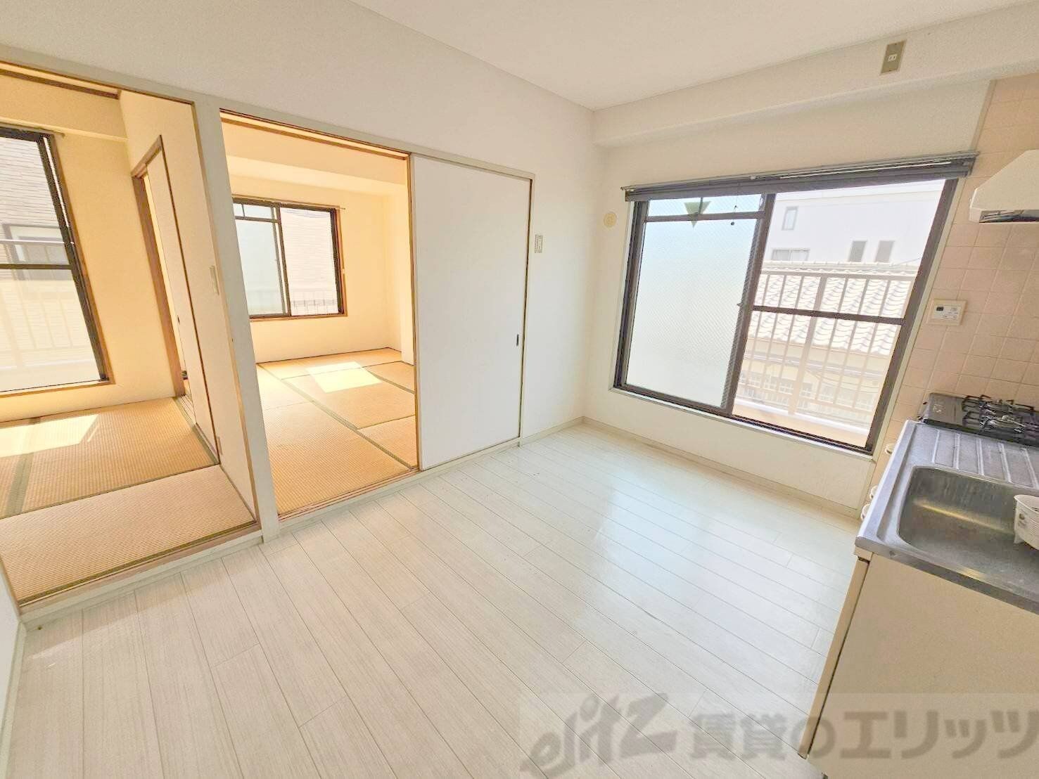 物件内観写真2　(リビング/居室)