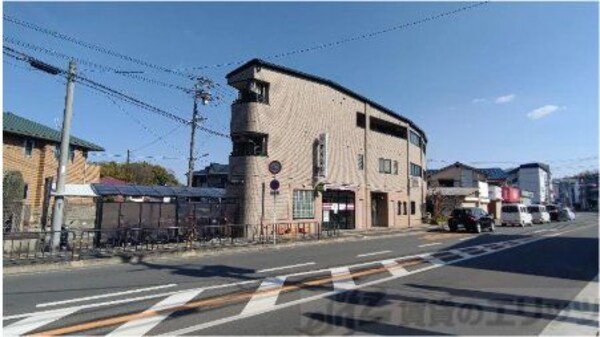エントランス(駐車場)