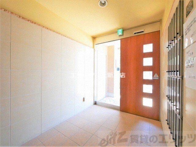 物件内観写真4　(エントランス)
