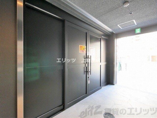物件内観写真11　(エントランス)