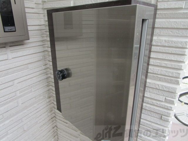 物件内観写真14　(ポスト)