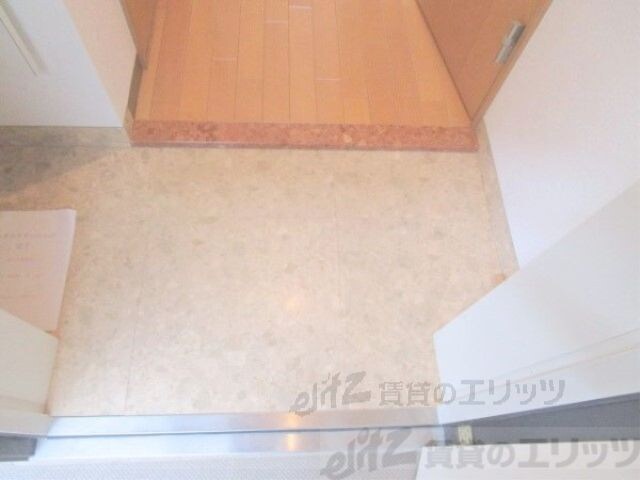 物件内観写真12　(玄関)
