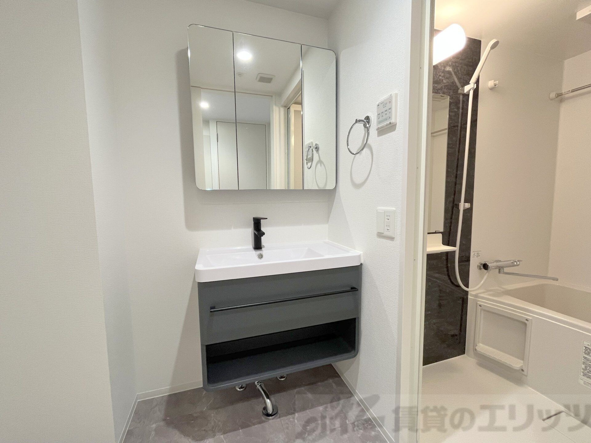 物件内観写真4　(洗面)