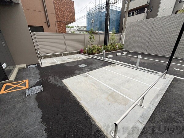 共有部分(バイク駐車場)