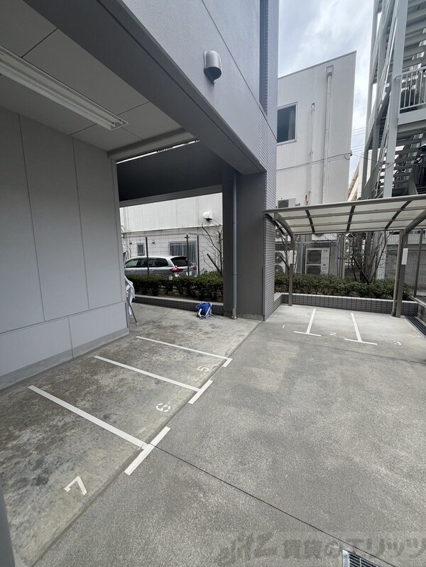 駐車場(バイク置き場)