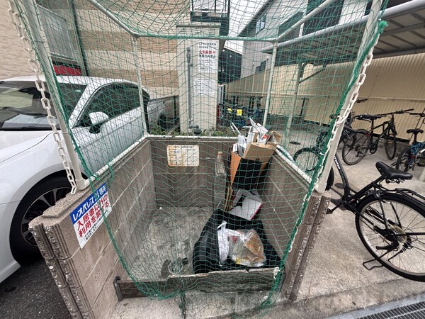 共有部分(ゴミ置き場)