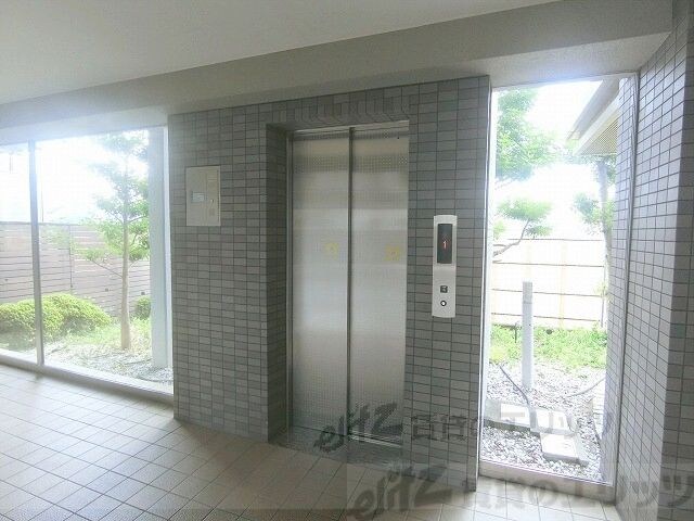 物件内観写真15　(エレベーター)