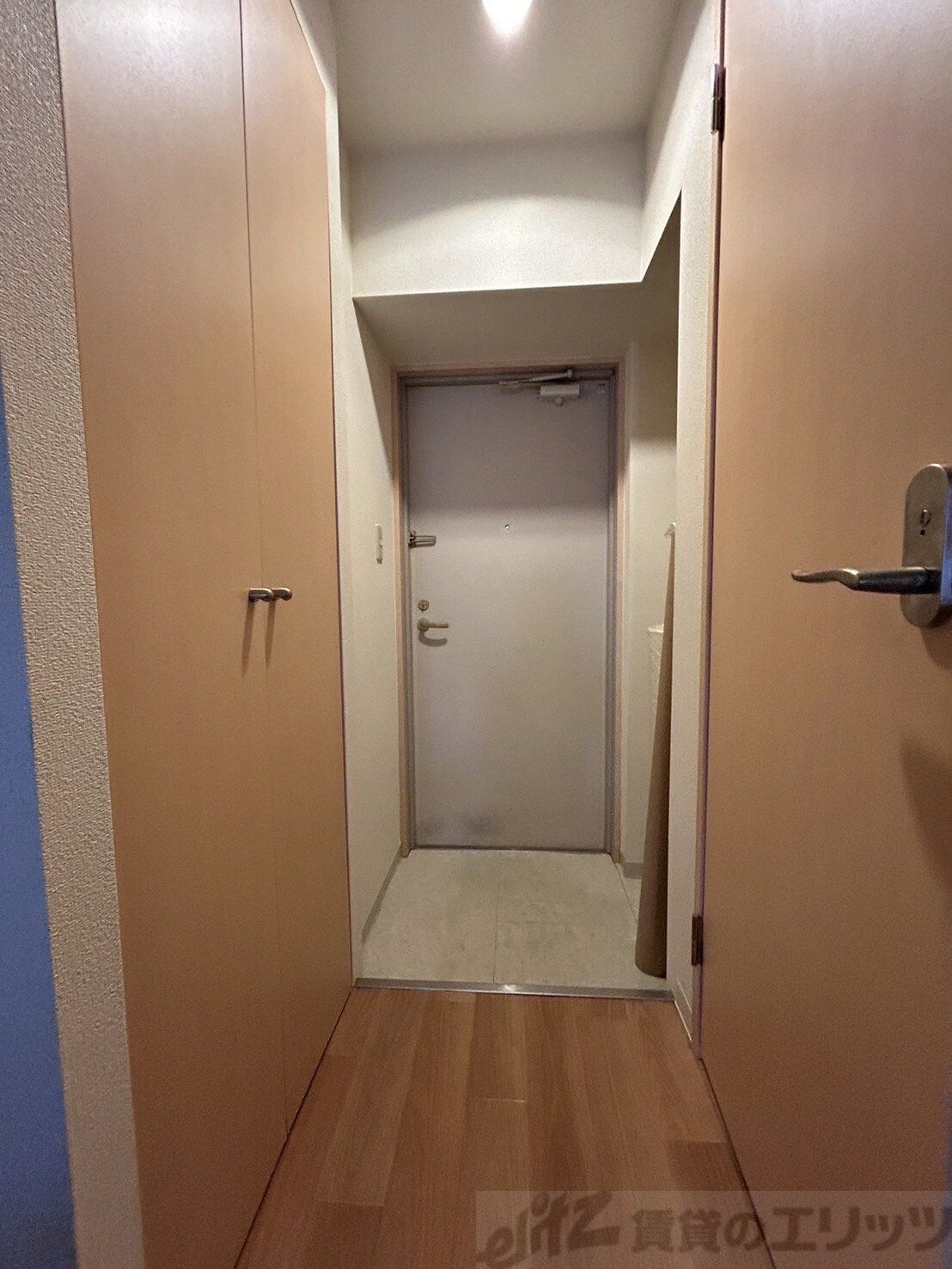 物件内観写真11　(玄関)