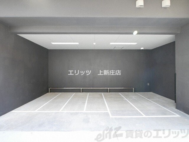 物件内観写真11　(エントランス)