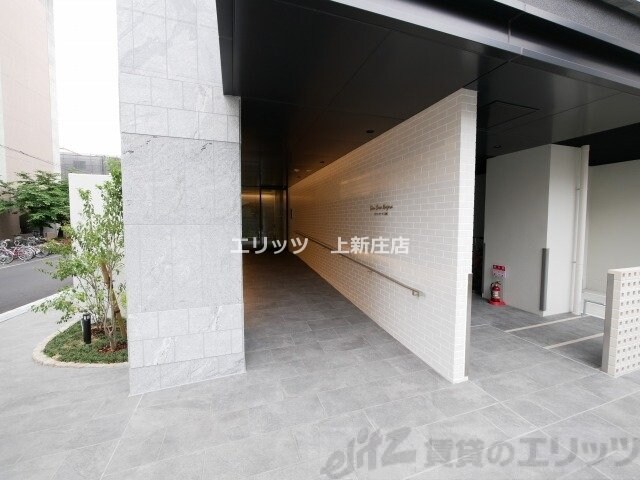 物件内観写真3　(エントランス)