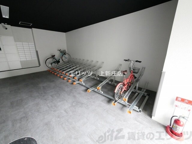 物件内観写真4　(駐輪場)