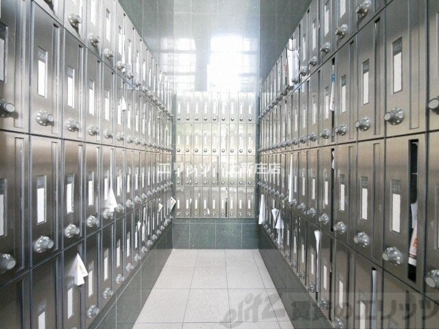 物件内観写真12　(エントランス)