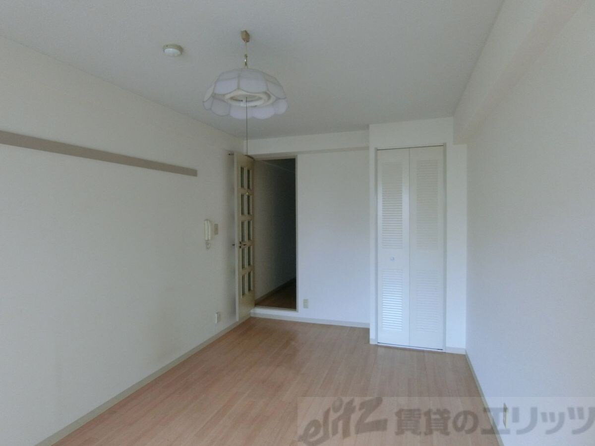 物件内観写真18　(リビング/居室)