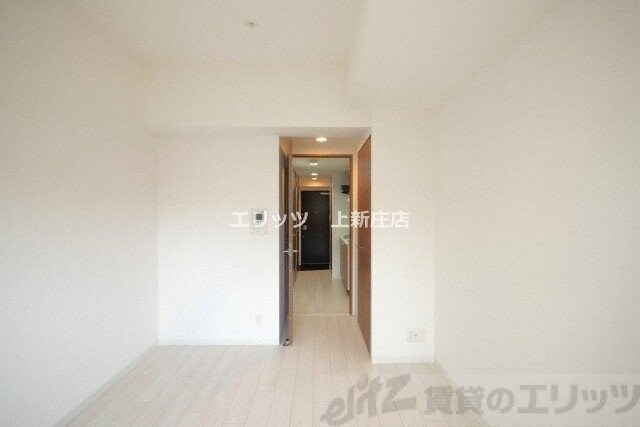 物件内観写真2　(玄関)