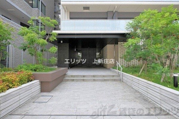 エントランス(駐車場)