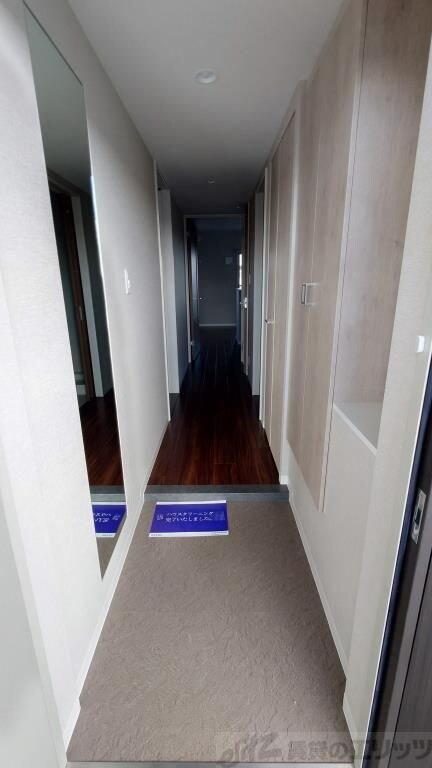 物件内観写真5　(玄関)