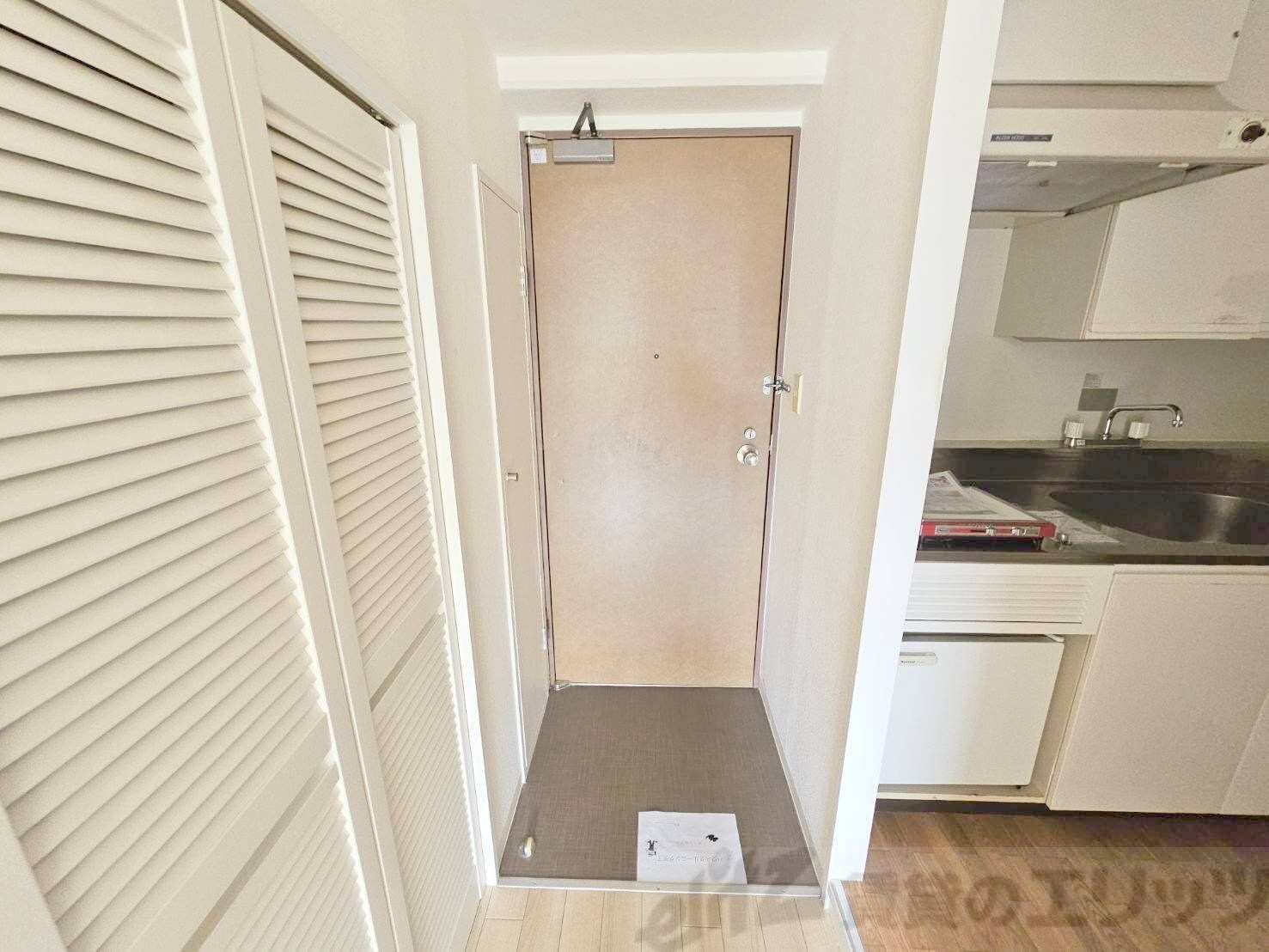 物件内観写真28　(玄関)