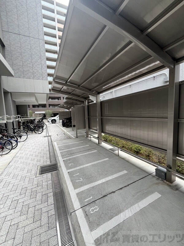 駐車場(バイク置き場)