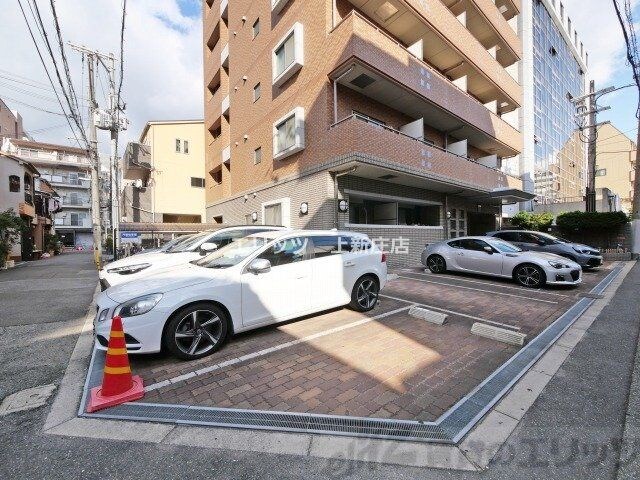 物件内観写真12　(駐車場)
